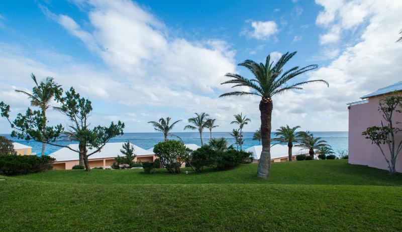 Coco Reef Bermuda Hotel Mount Pleasant Exterior photo