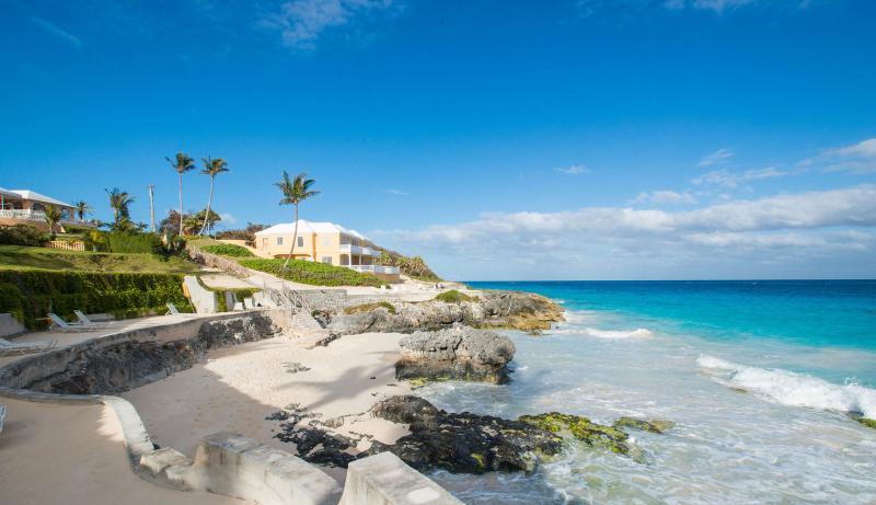 Coco Reef Bermuda Hotel Mount Pleasant Exterior photo