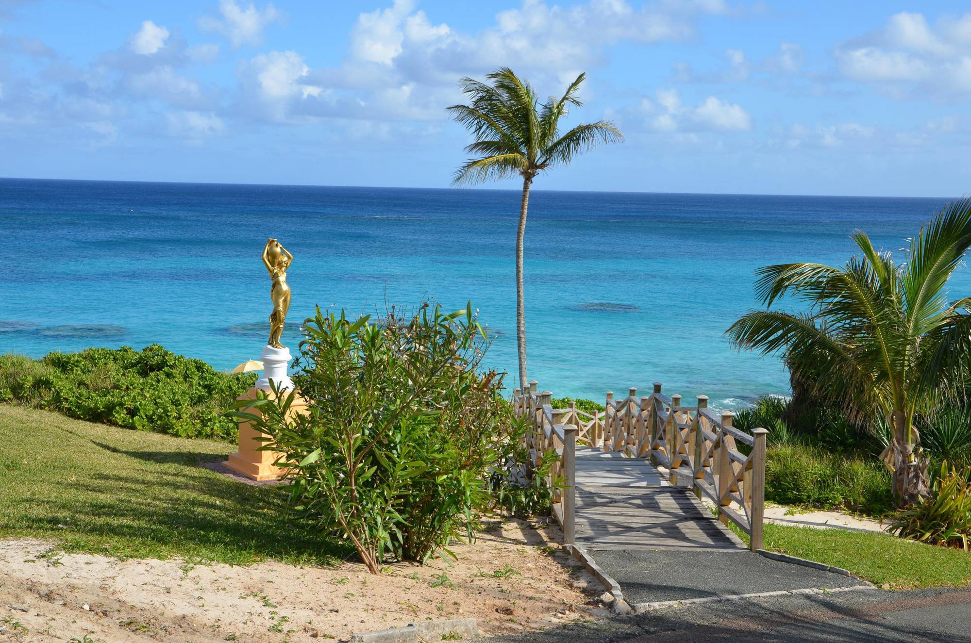 Coco Reef Bermuda Hotel Mount Pleasant Exterior photo